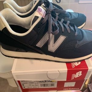 Women new balance classics size 9